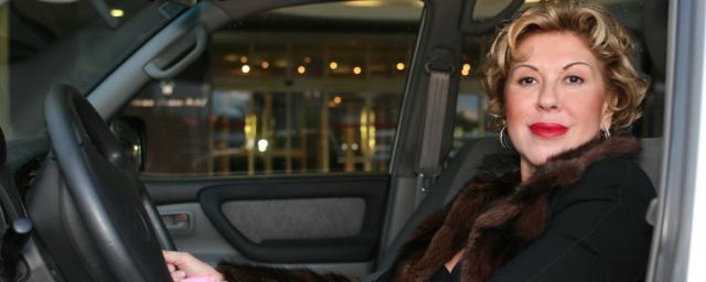 Любовь Успенская подарила себе на Новый год машину за 50 миллионов рублей
