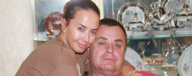 Отец Жанны Фриске предупредил Заворотнюк о мошенниках, «лечивших» его дочь