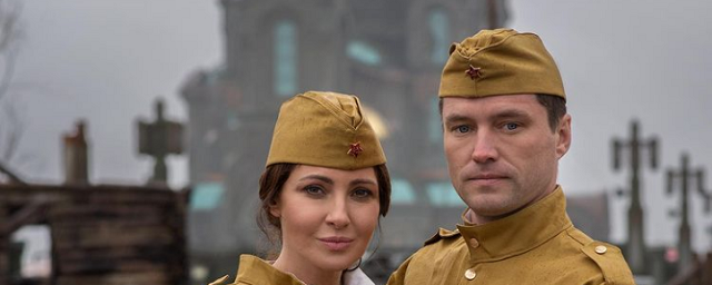Анастасию Макееву и ее жениха раскритиковали за фото в военной форме