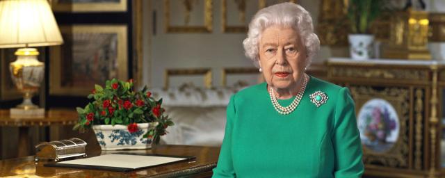 Королева Великобритании поздравила правнука Арчи с днем рождения