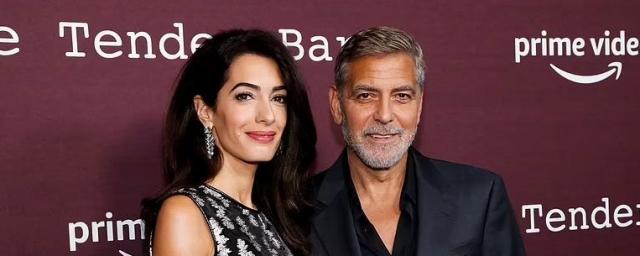 Джордж Клуни и его беременная жена посетили премьеру фильма с участием актера