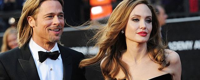 Анджелина Джоли судится с ФБР из-за Брэда Питта