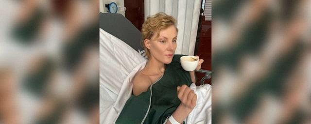 Сбежавшая во Францию Рената Литвинова попала в больницу