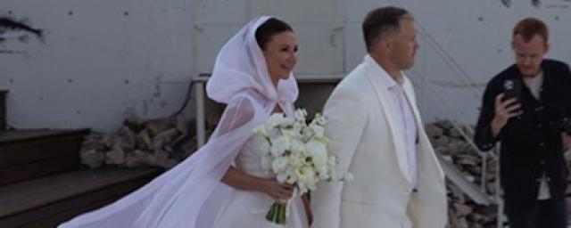 Елена Блиновская в третий раз устроила свадьбу со своим мужем