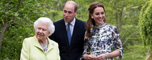 Принц Уильям написал трогательный пост в память о покойной бабушке Елизавете II