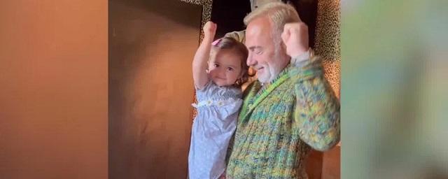 «Танцующий» миллионер Джанлука Вакки показал фото с двухлетней дочерью