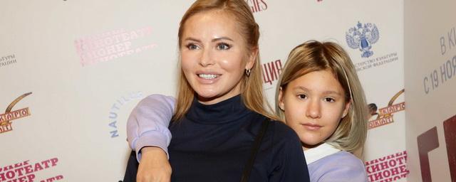 Дана Борисова рассказала, что косметология и медицина восстанавливает тело ее дочери от шрамов