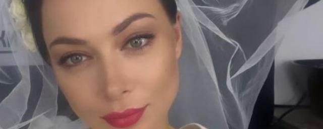 Настасья Самбурская примерила образ невесты ради съёмок нового фильма