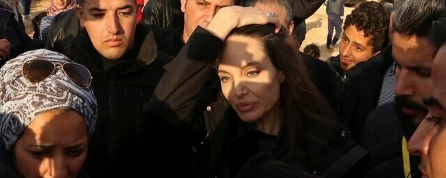 Дочь Анджелины Джоли лишилась волос из-за борьбы с насилием