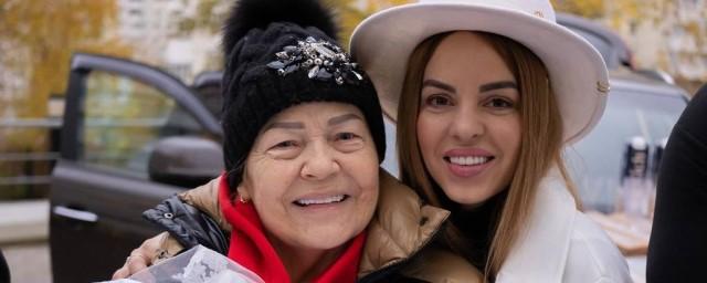 Звезда «Дом-2» Юлия Ефременкова рассказала о проблеме, возникшей после смерти бабушки