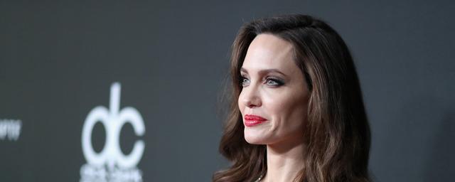 Анджелину Джоли заметили на свидании с наследником семьи Ротшильдов