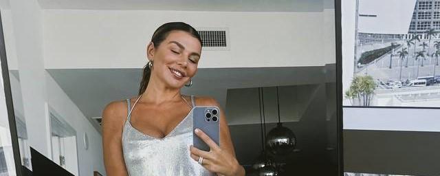 Певица Анна Седокова отказалась худеть после критики своей фигуры