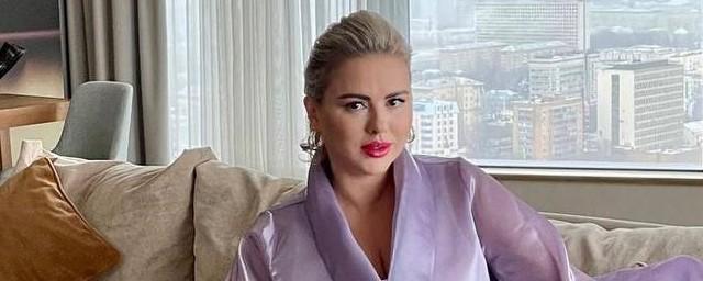 Певица Анна Семенович сообщила об отмене своего участия в проекте из-за недомогания