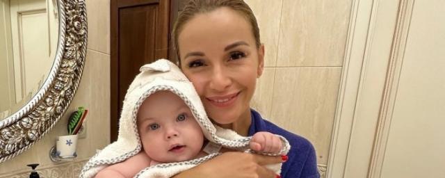 Телеведущая Ольга Орлова поделилась трогательным поздравлением для дочери