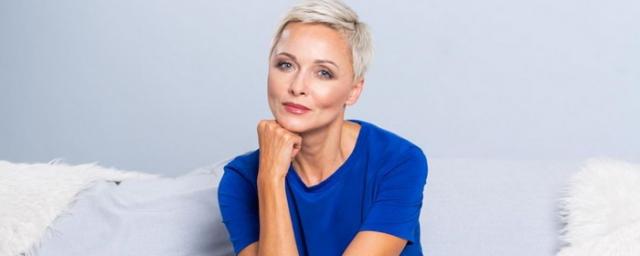 Актриса Дарья Повереннова снова перекрасилась в брюнетку