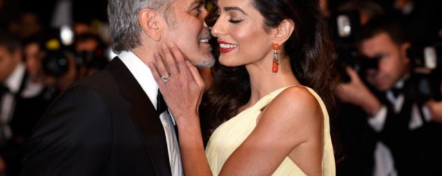 Джордж Клуни появился на премии Albie Awards с женой Амаль