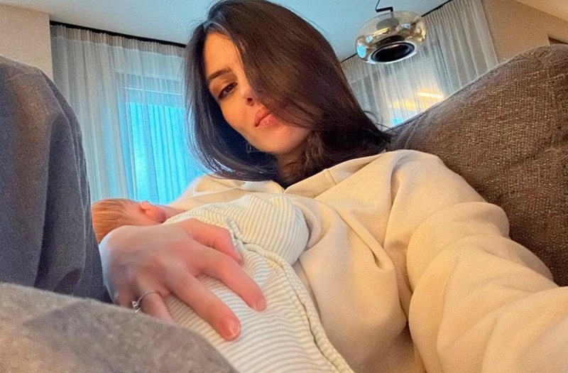 Супруга Милоша Бикова опубликовала снимок с новорожденным сыном