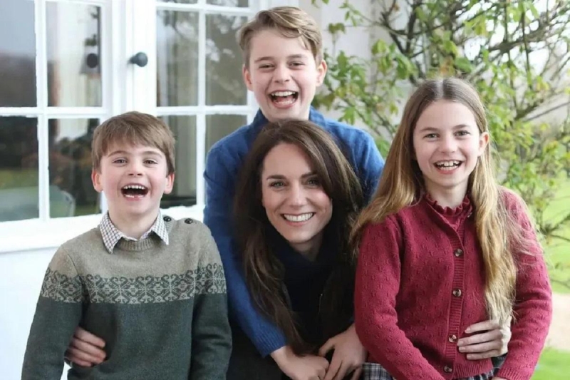 Daily Mail: из-за скандала с семейным фото принцесса Кейт Миддлтон чувствует себя ужасно