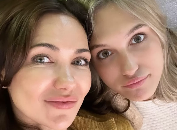 Российская актриса воссоединилась с бывшим мужем ради дочери