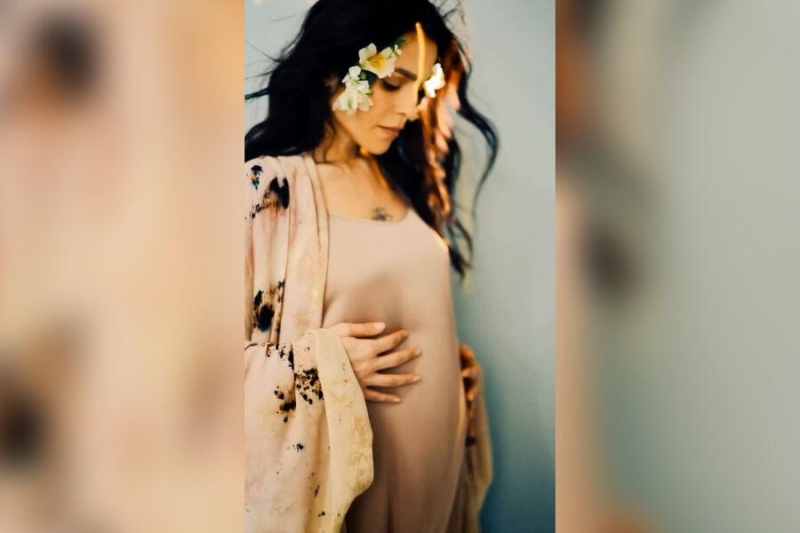 41-летняя певица Сати Казанова рассекретила свою беременность