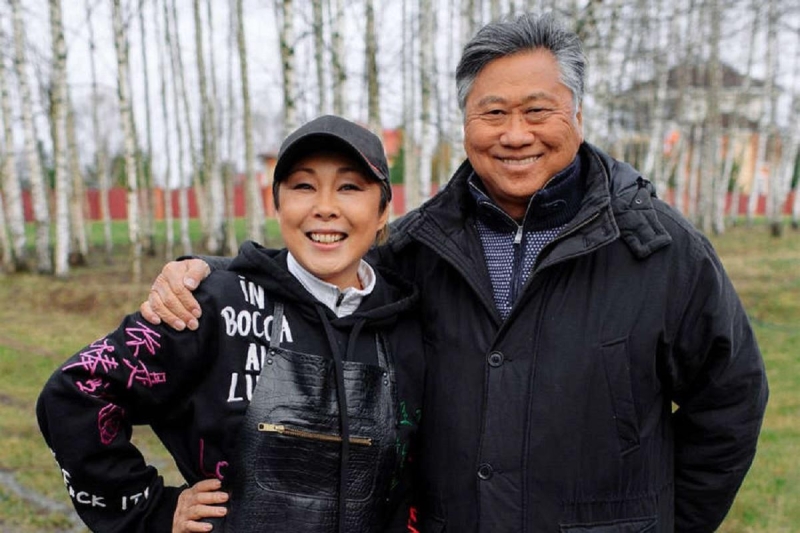 «Я продолжаю поиски будущей невестки»: Анита Цой переживает из-за одиночества 32-летнего сына