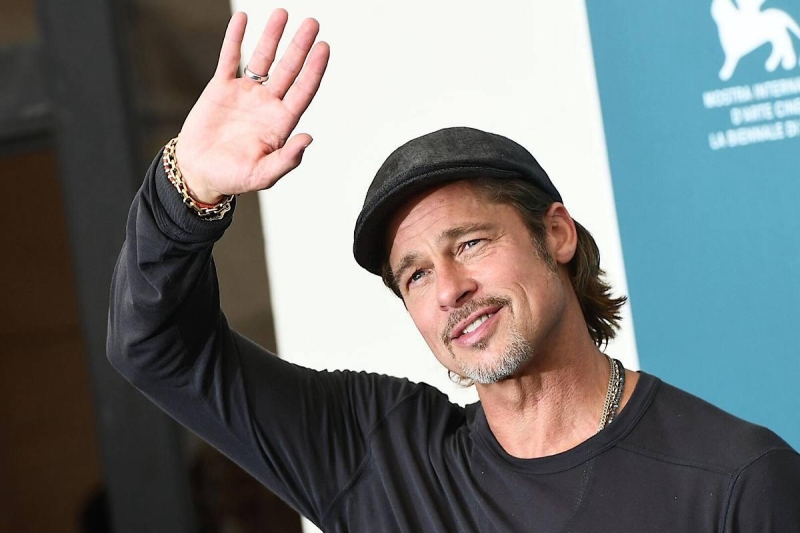 Стало известно, почему Брэд Питт не ведет под венец возлюбленную Инес де Роман