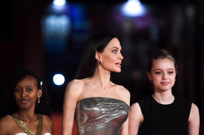 Дочь Анджелины Джоли Шайло оставила родительский дом ради подруги