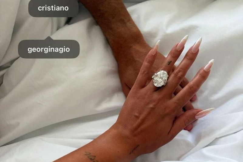 Роналду сделал предложение возлюбленной Джорджине спустя девять лет отношений