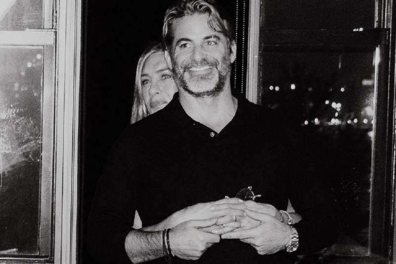 Дженнифер Энистон впервые появилась на публике с бойфрендом