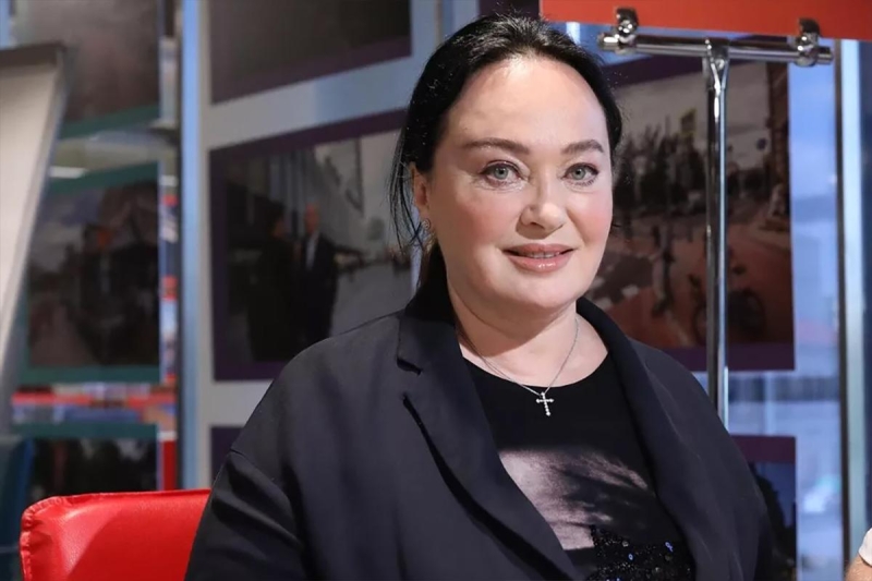 &laquo;Не матерись&raquo;: Александр Панкратов-Черный сделал замечание Ларисе Гузеевой