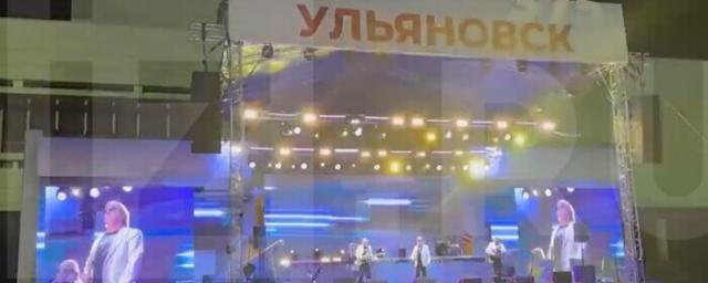 Группа «Самоцветы» впервые выступила с песней, подаренной им Юрием Шатуновым